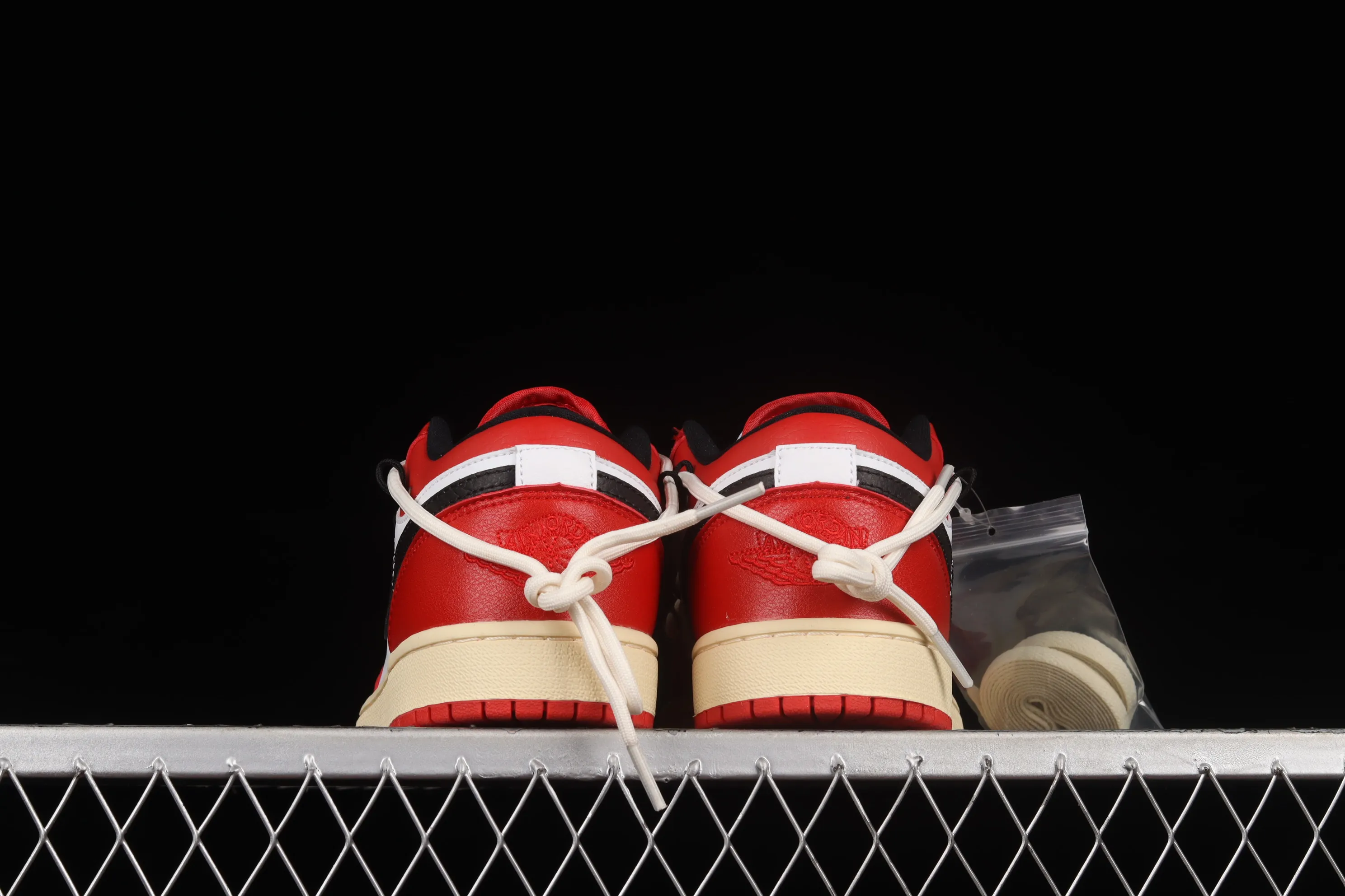 All categories Air Jordan Jordan series basketball shoes Air Jordan 1 Low Air Jordan 1 Low AJ1 Joe 1 customized version white and red Chicago deconstruction sports culture basketball shoes 553560-118